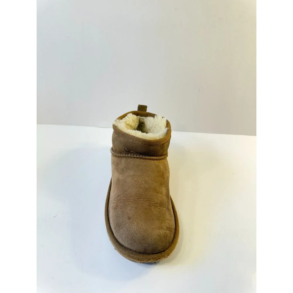 UGG Unisex-Child Classic Ultra Mini Boot, Chestnut, 2
